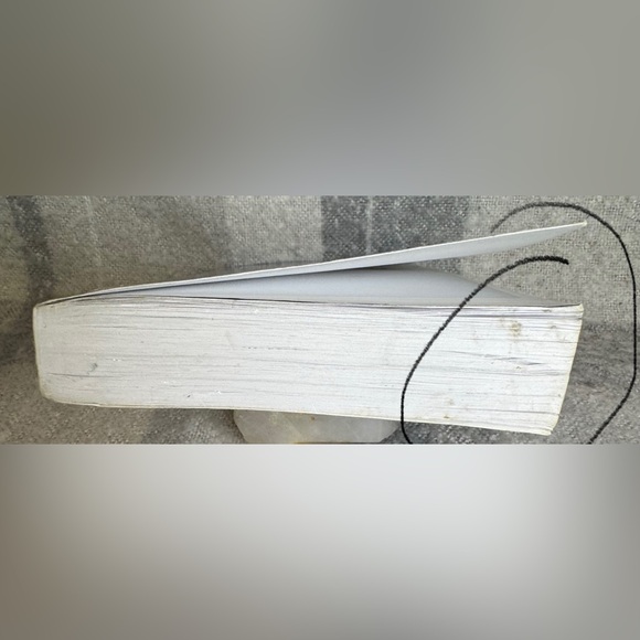 Mockingjay by Suzanne Collins Large Print Softcover Edition - Picture 5 of 10